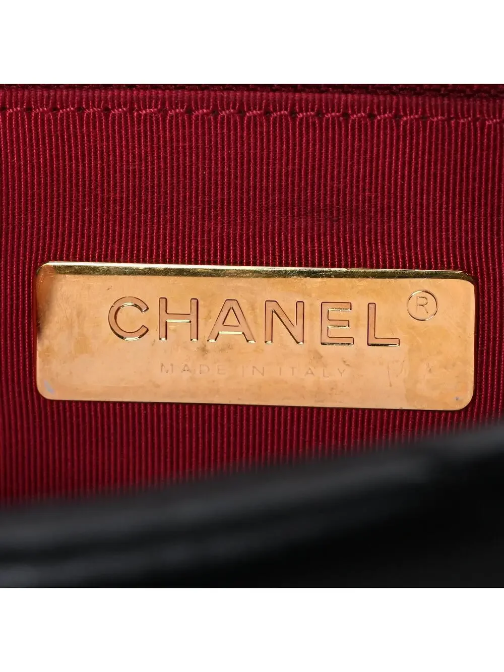 Lambskin Quilted Medium Chanel 19 Flap #300539C37B